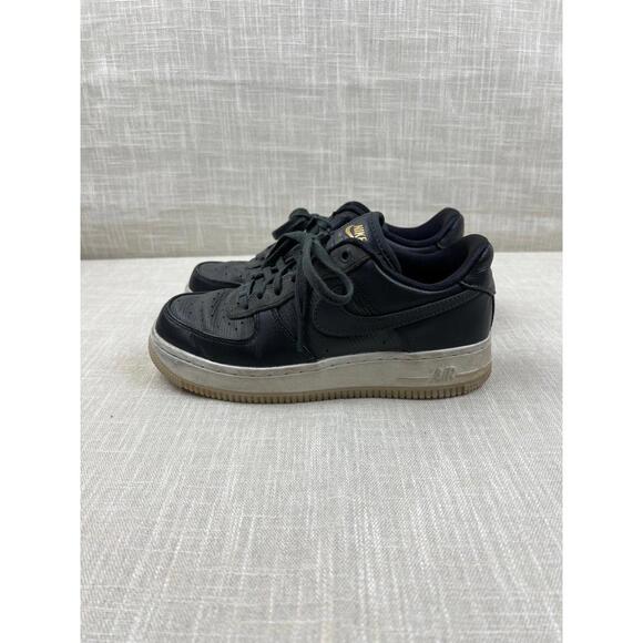 Nike Air Force 1 Black Sneakers Womens Size 6 - Picture 1 of 11
